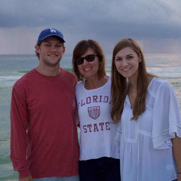 Meet your Posher, Debbie - Picture 1 of 1